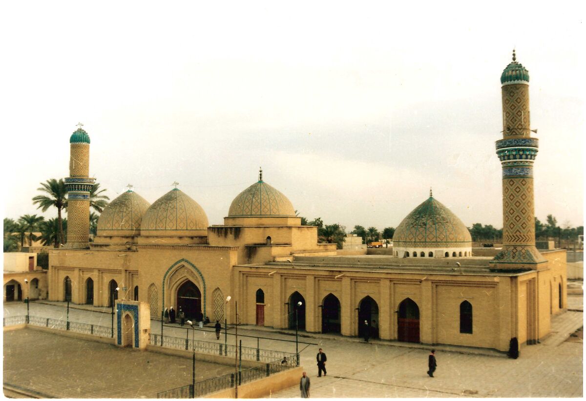 Salman Al-Farsi Mosque in Iraq, a significant religious site associated with Salman Al-Farsi, one of the revered companions of the Prophet Muhammad, and an important destination for visitors exploring Iraq’s Islamic heritage.
